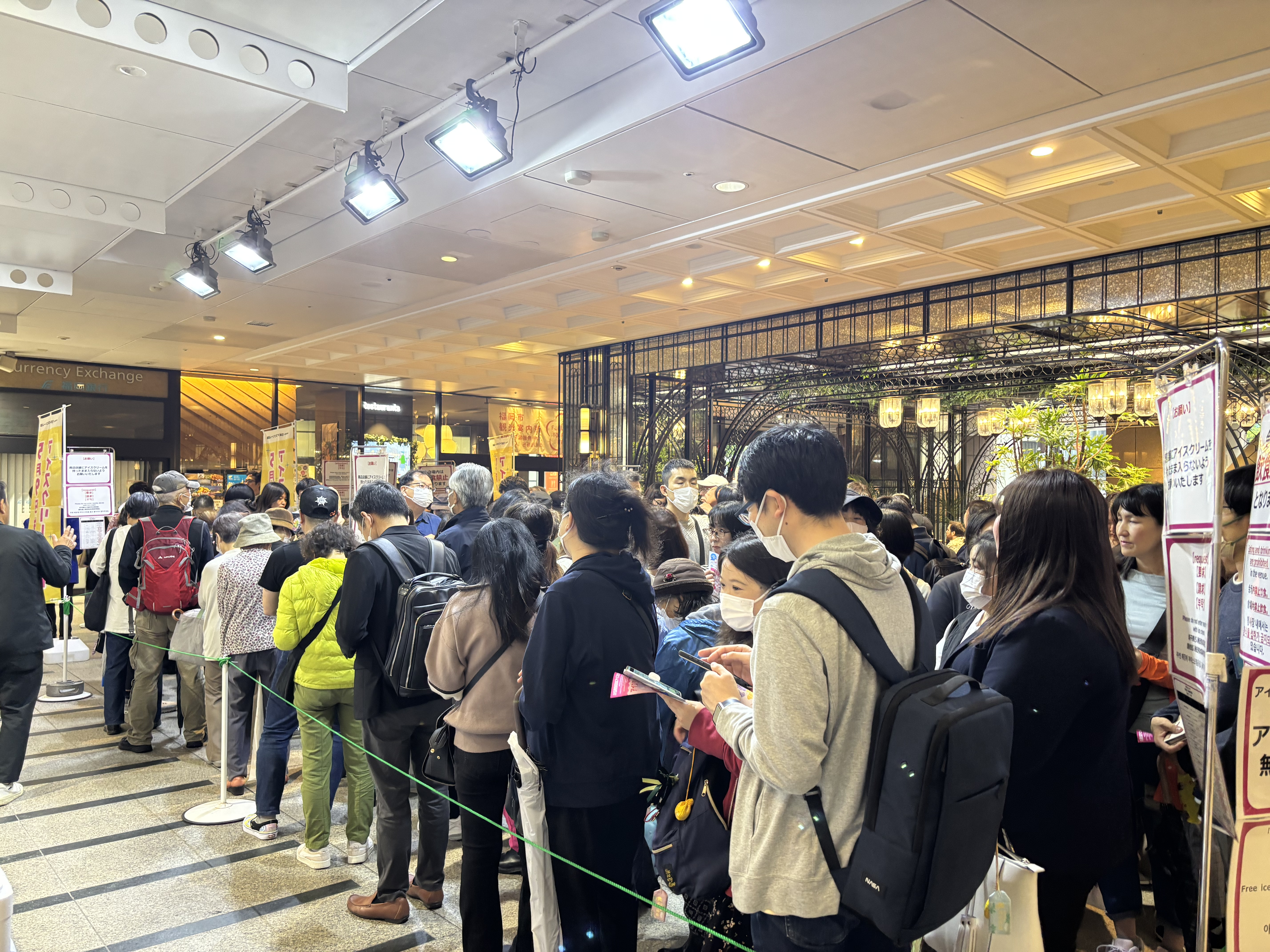 直前まで何のアイスが当たるのか分からない、ワクワク感をお楽しみいただきました。