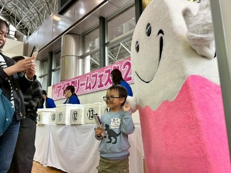 神戸で初めての開催でしたが、アイスクリーム王子のお出迎えとともに、会場は大盛況となりました。