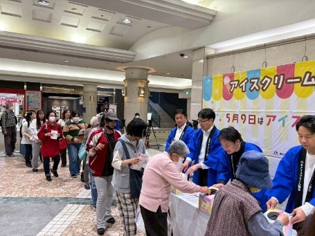 恒例となった広島駅南口地下広場での開催には、今年も多くのお客様にご来場いただきました。